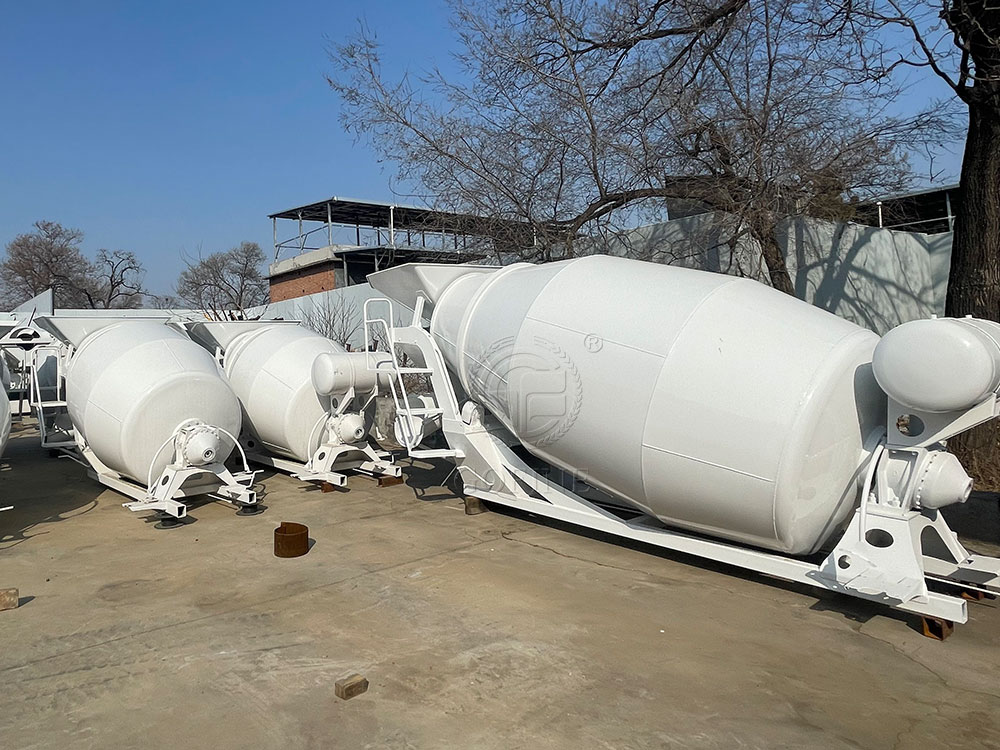 Industrial dry and wet material mixer